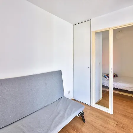 Comfortable 30m2 Studio In The Heart Of アパート